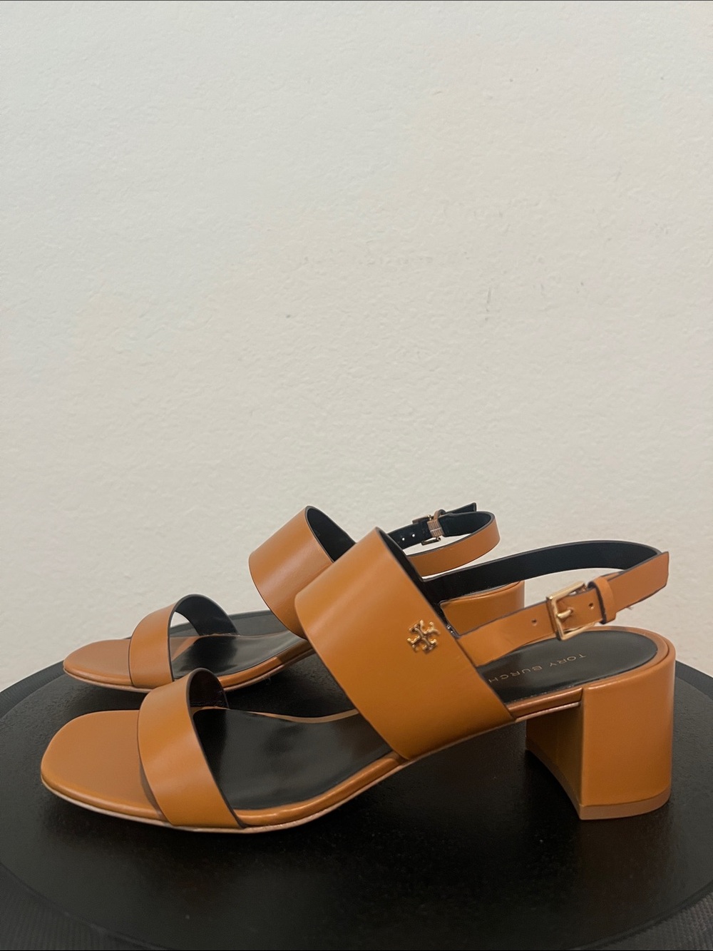 Tory Burch Double T Heel Sandals 50mm Caramel Corn/Perfect Black Size 9 NIB - Picture 2 of 11